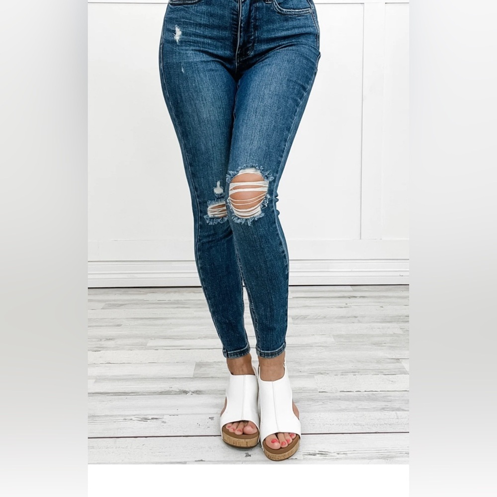 Judy Blue Mid Rise Distressed Skinny Fit Stretch Jeans size 7/28